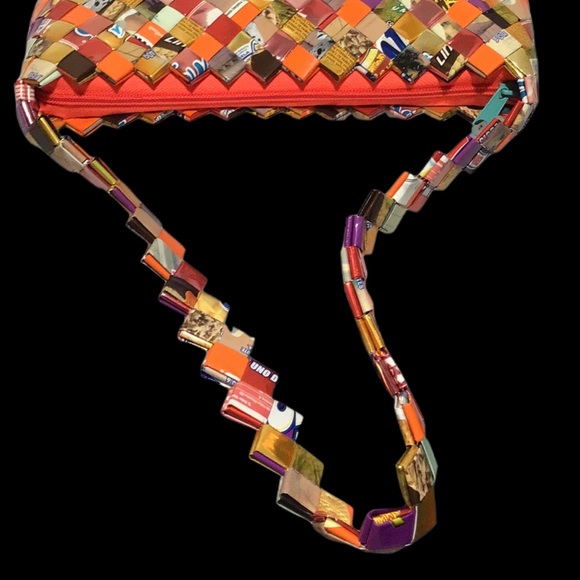 Recycled Candy and Cookie Wrapper Shoulder Bag,‎ Metallic - Picture 8 of 9